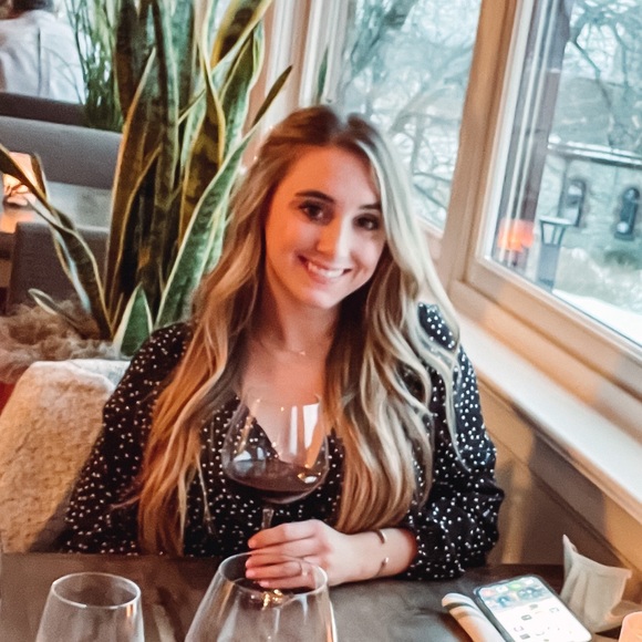 Meet your Posher, Gabrielle - Picture 1 of 1